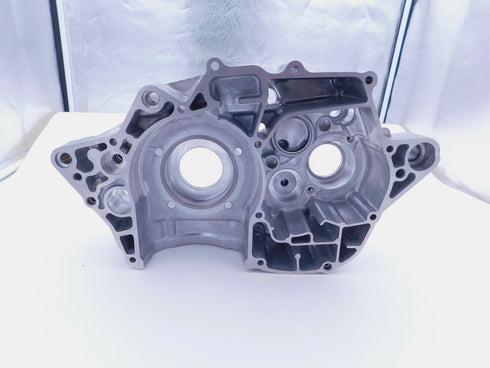 HONDA LEFT ENGINE CENTER CRANK CASE  TRX450R TRX 450R 04-05 11200-HP1-670 OEM